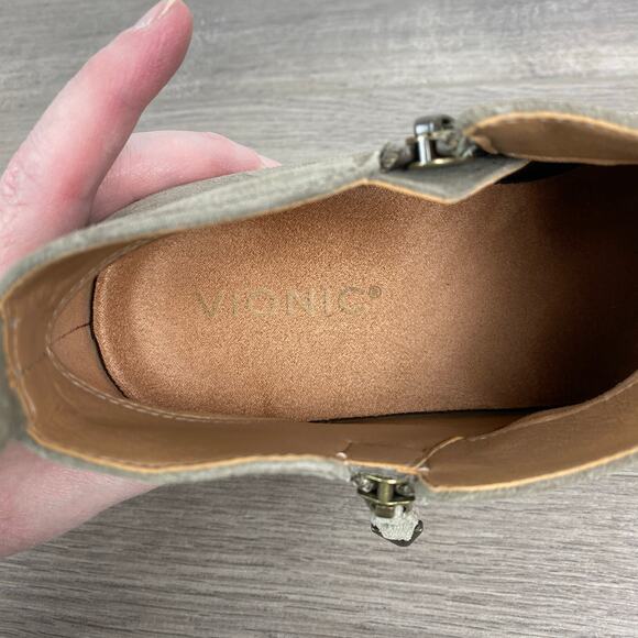 Vionic Stone Tan Gray Suede Cecily Waterproof Block Heel Booties Sz.8.5 - Picture 10 of 16